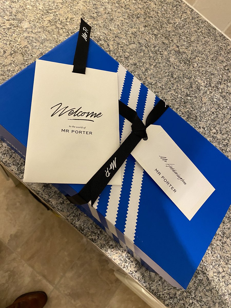 thelovetrombone's tweet photo. It’s the little things in life. Thank you @MRPORTERLIVE #addidas #lancombe https://t.co/25OcUM8vYa