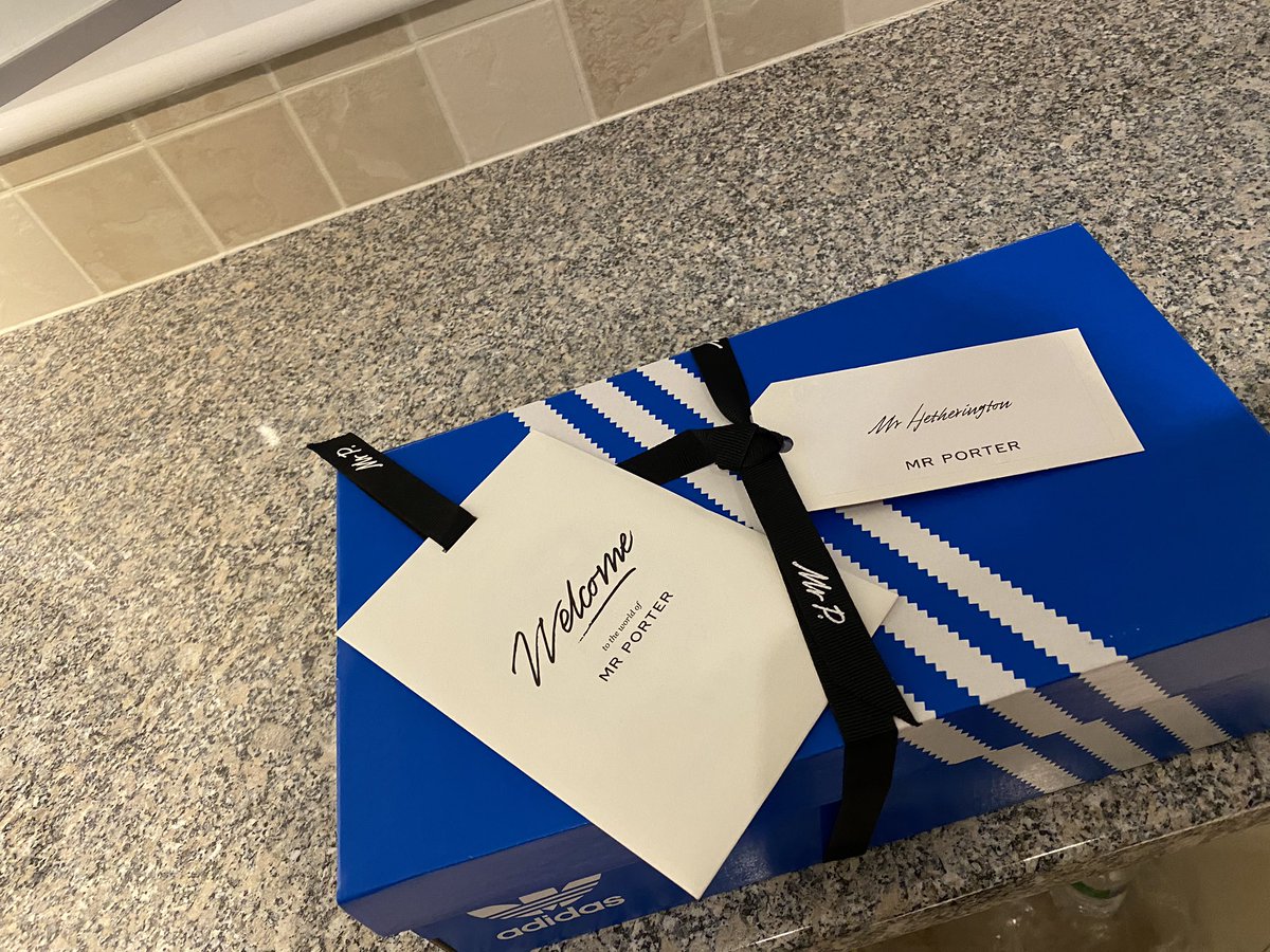 thelovetrombone's tweet photo. It’s the little things in life. Thank you @MRPORTERLIVE #addidas #lancombe https://t.co/25OcUM8vYa