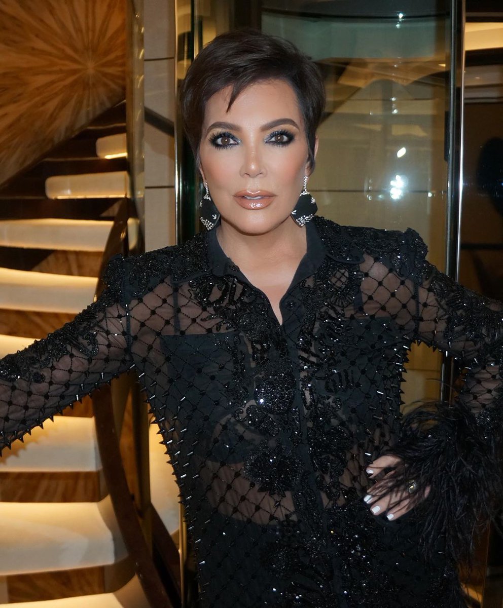 KrisJenner's tweet image. Reflecting on an amazing year.... thank you guys for all of your love and support always. Thank you for following, watching, supporting, and being there for us...