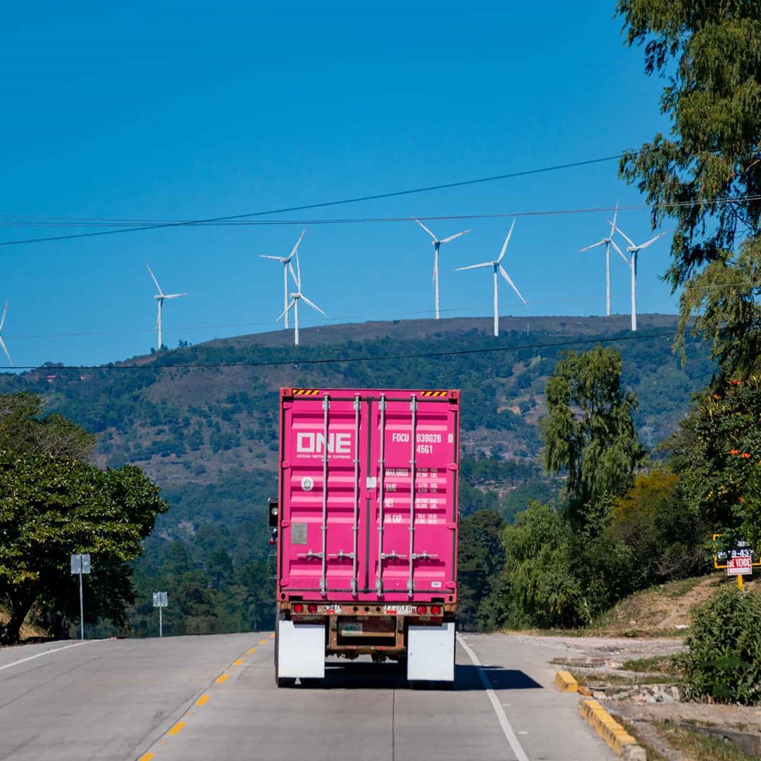 ONENorthAmerica's tweet photo. A special thanks to @romagues2018 for the #ONEderful #ONEContainer photos. 😍🌈🚚🚛 #FoundONE #MagentaNotPink #AsONEWeCan #OceanNetworkExpress https://t.co/OcheAyvC1E