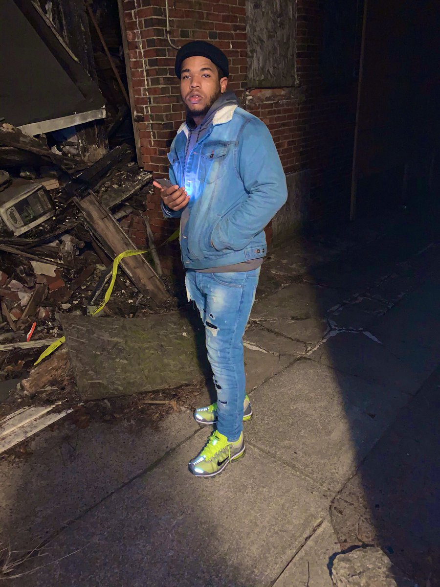 mujahidkimp's tweet photo. Pray everyday I get to make a change nigga they ain’t day one they won’t get to hang wit me💯🦍 https://t.co/kWtXahrFJT