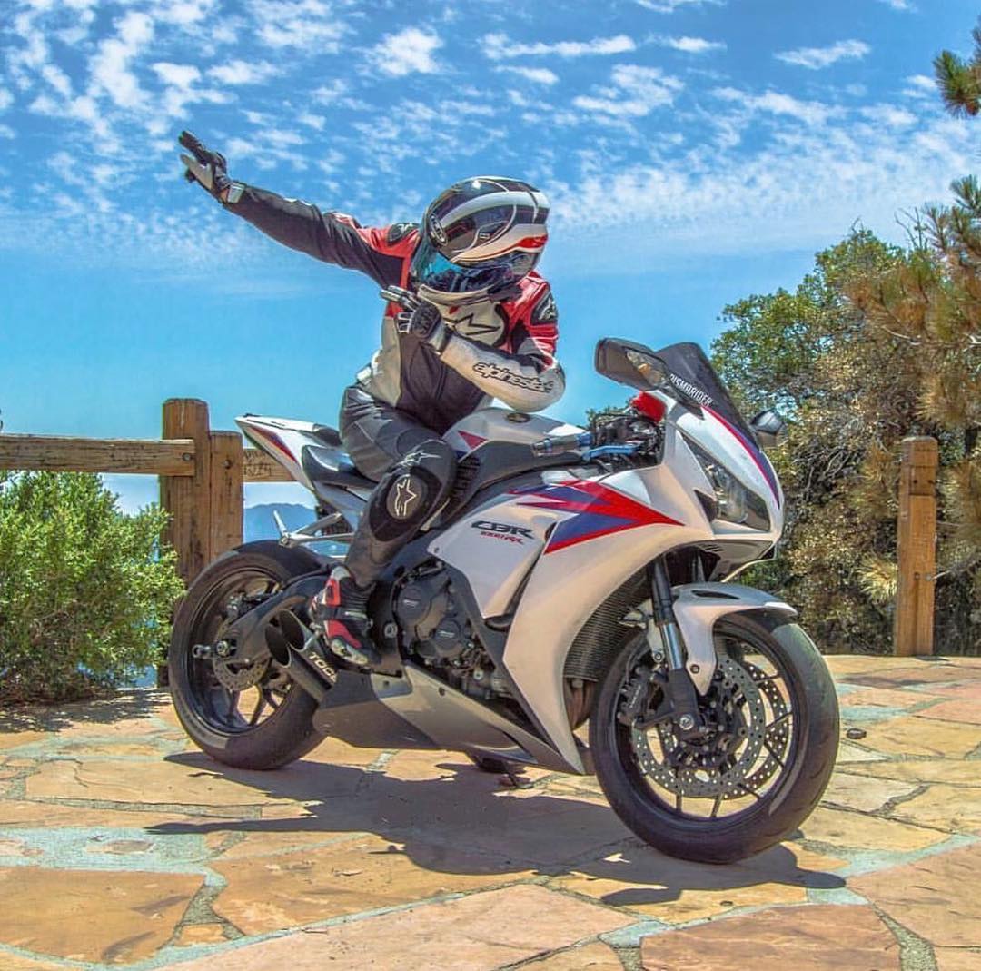 MoreMotorcycles's tweet photo. #TheDab
#Honda CBR https://t.co/AhrCJhAAxm
