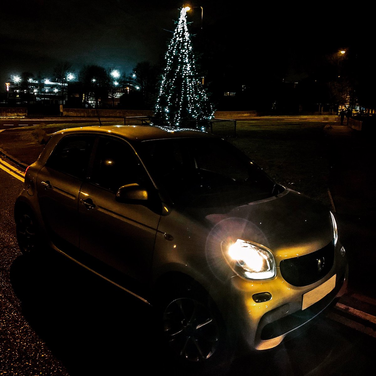 supercarsfordad's tweet photo. Look what Santa put beneath our Christmas tree this year 🌲

Hello @smartcaruk @smart_worldwide @mercedesbenz @mercedesbenzuk @mercedesamg @f1mike28

#supercarsfordad #smart #smartcar #smartcars #smartcaruk #smartforfour #smartfortwo #smart453 #smarteq #smarteqforfour #smartev https://t.co/y11kvy3wuv