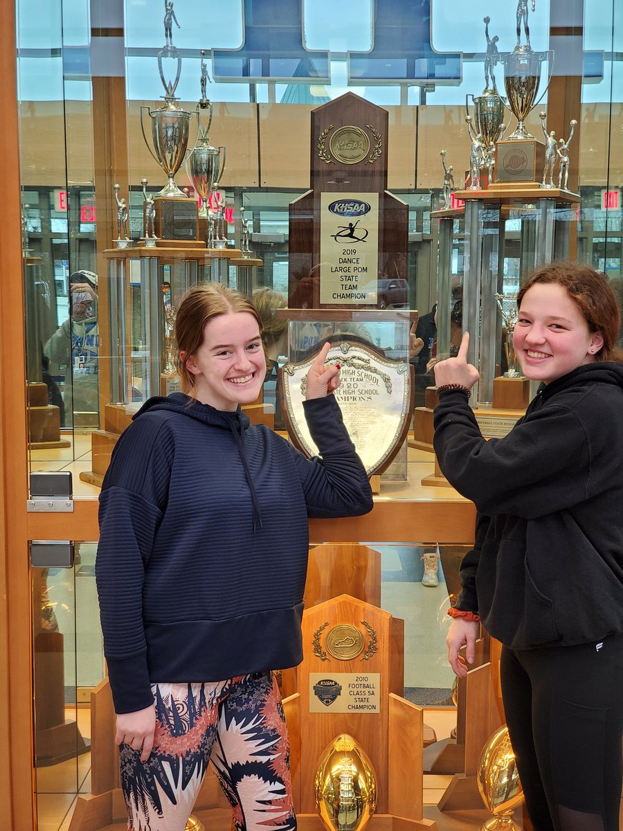 fthhsathletics's tweet photo. Our newest addition to the gym trophy case at Russell Bridges Gymnasium!
#whatwedo
@mcbertasso @FTISSuper @FTHighlandsHS @FTSchools https://t.co/M3M9AmmCrx