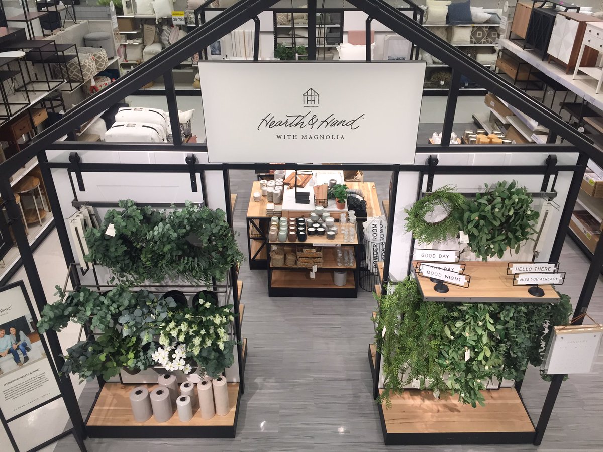 TargetVM_Philly's tweet image. Enjoy the little things 🍃🌼🌱🌿 loving Hearth &amp;amp; Hand’s spring Line this year. Beautiful stems, lovely candles and cozy throw blankets and pillows @magnolia 💕 always makes you feel at home. #magnoliahome #hearthandhandwithmagnolia #targetstyle #magnoliatable @joannagaines