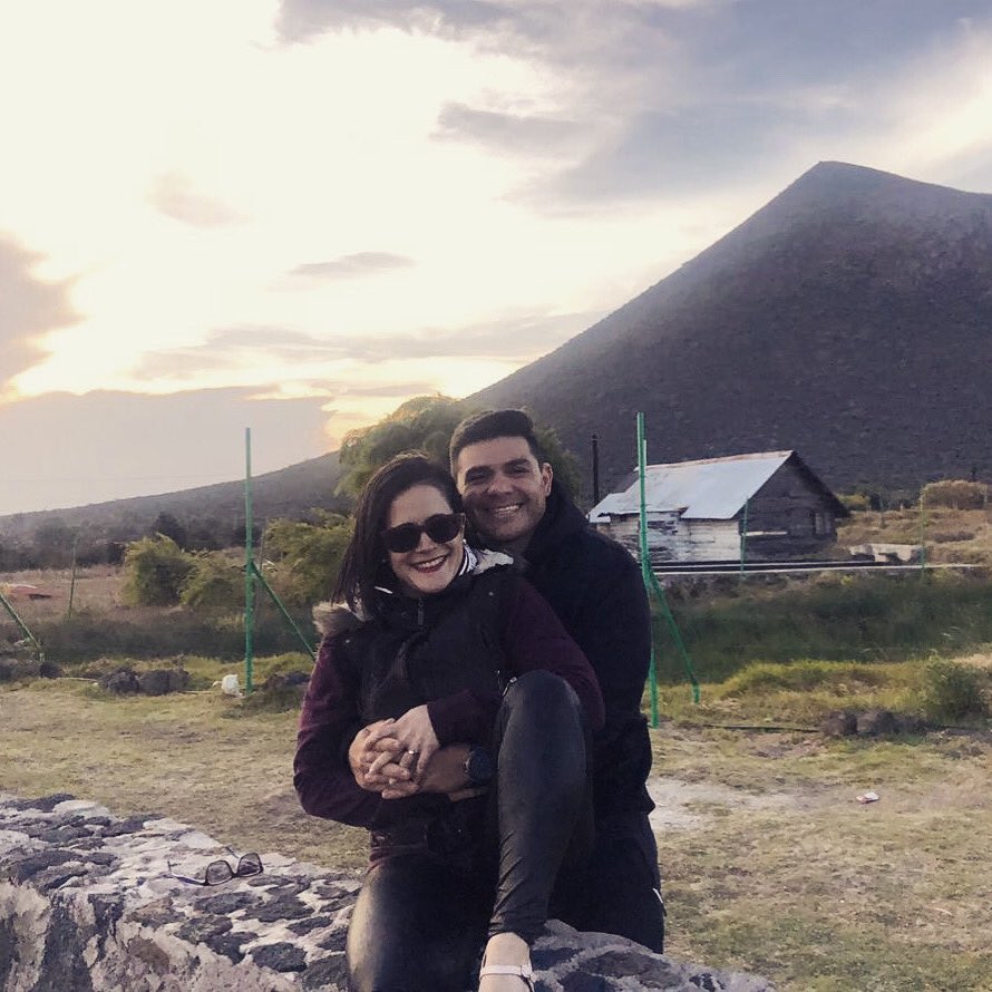 Marta__Millan's tweet photo. A tu lado todo es sonreír 😀😀😀 @tonygym2015 https://t.co/u74RavInFl