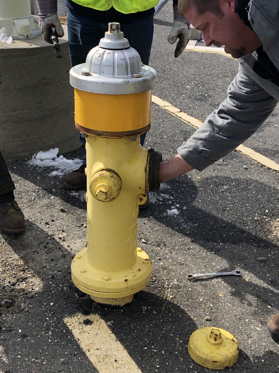 ClowValve's tweet photo. Start 2020 with exclusive water monitoring technology from Clow Valve! The iHydrant provides 24/7 temperature & pressure data that can be checked from anywhere. Find a Clow sales representative near you to convert your hydrants to iHydrants. https://t.co/MfTmdKgDNJ #iHydrant https://t.co/ipElEIcbrU