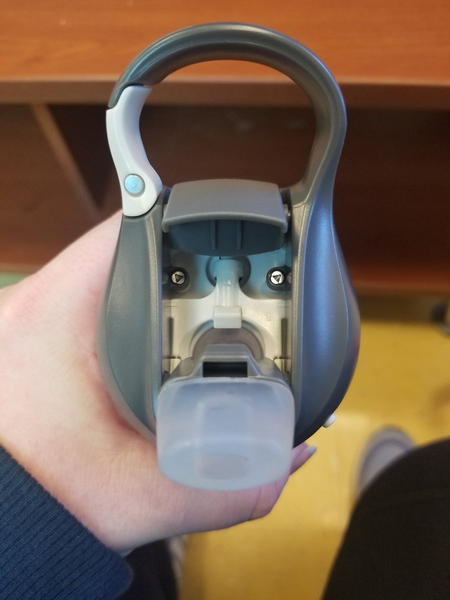 Marie_Lipscomb_'s tweet photo. Does anyone else see a scary robot face in my water bottle? https://t.co/62UQtc7sWm