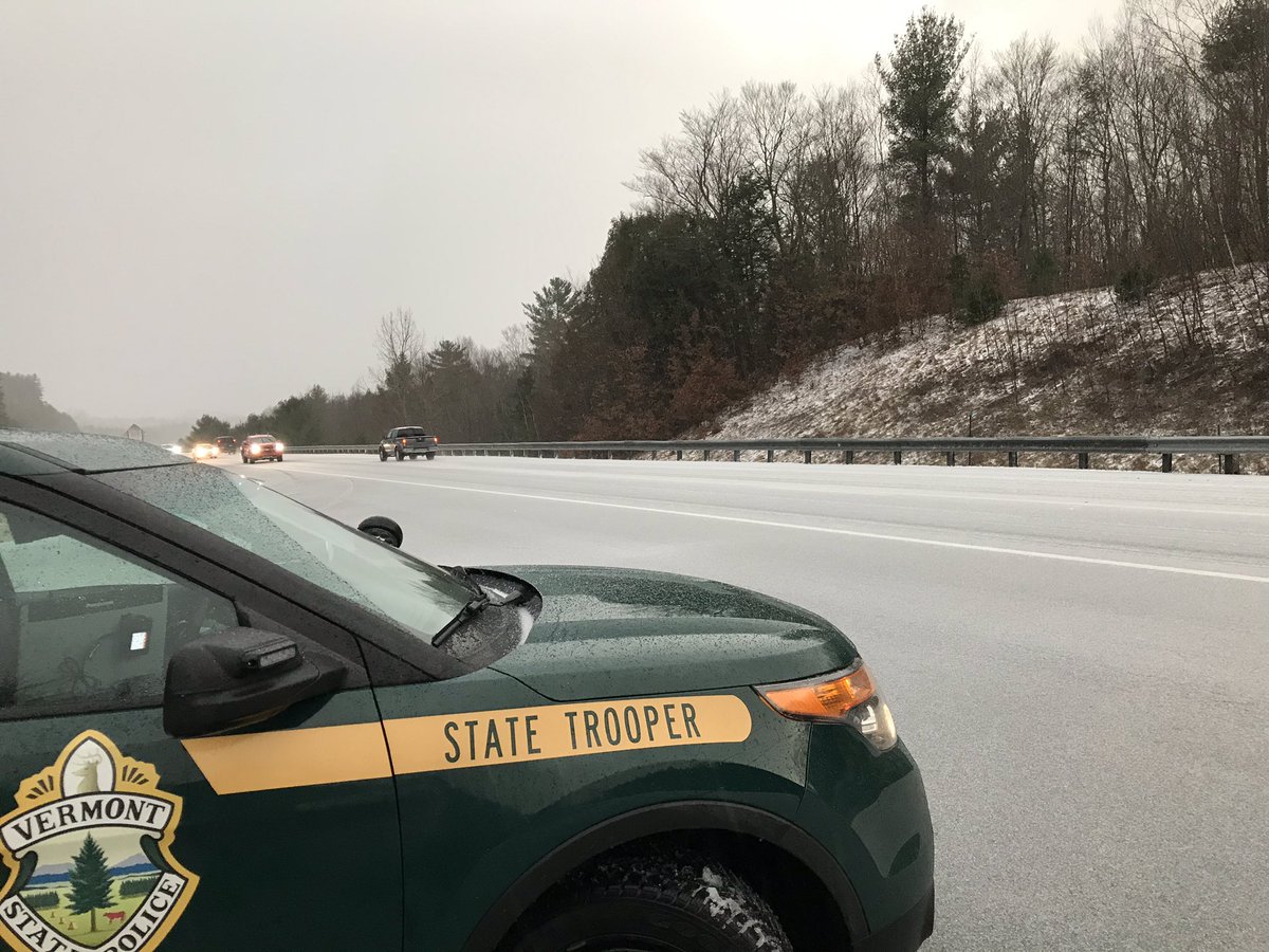 VSP_Mark's tweet photo. The winter weather has continued through the afternoon in Southern Vermont. If you have to be on the roads remember to buckle up, slow down and increase your following distances. @NWSBurlington @AOTVermont @511VT @VTStatePolice #DoYourPartDriveSmart #DontCrowdThePlow https://t.co/z1EPGvn1aM