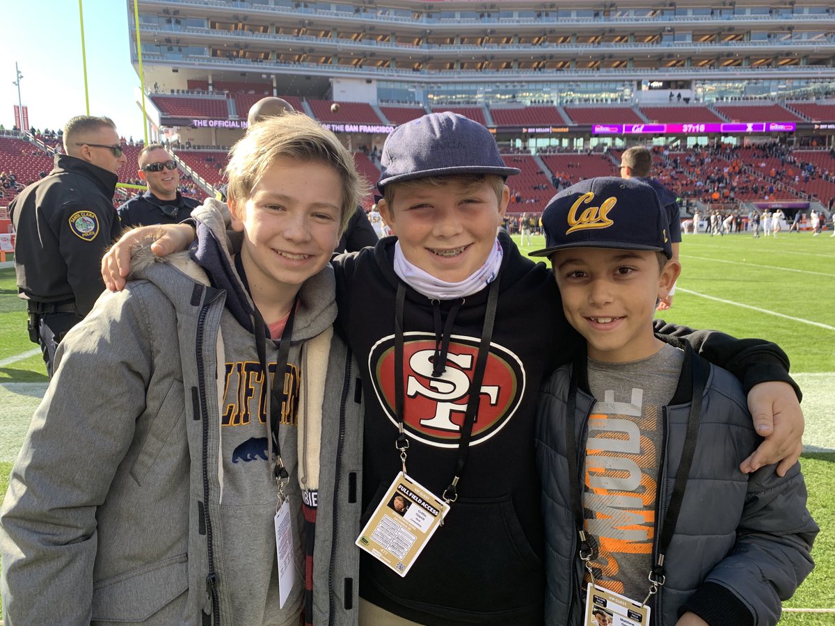 MLG002's tweet photo. #RedboxBowl https://t.co/F4phSszohR