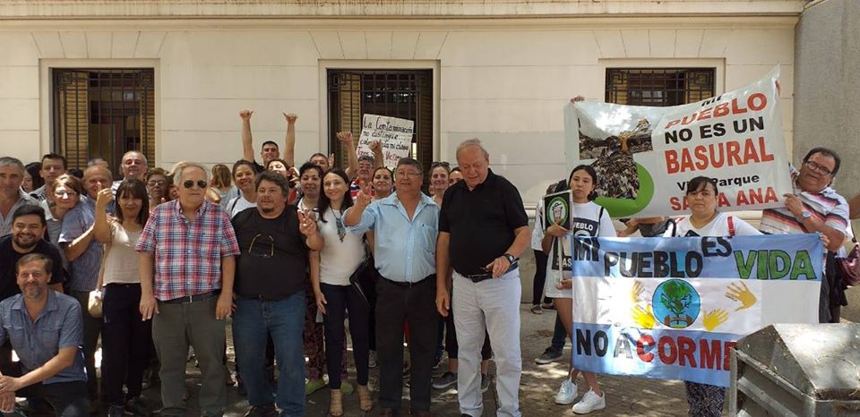ECOSCordoba's tweet photo. #Noalbasural #ChauCormecor #SantaMariasinbasura ✊☣️ #AHORA Tras 3 años de una desigual lucha contra poderes, la Justicia falló a favor de lxs vecinxs de Villa Parque Santa Ana que presentaron un amparo contra la instalación del megabasural de Cormecor. https://t.co/HBIo5lI100
