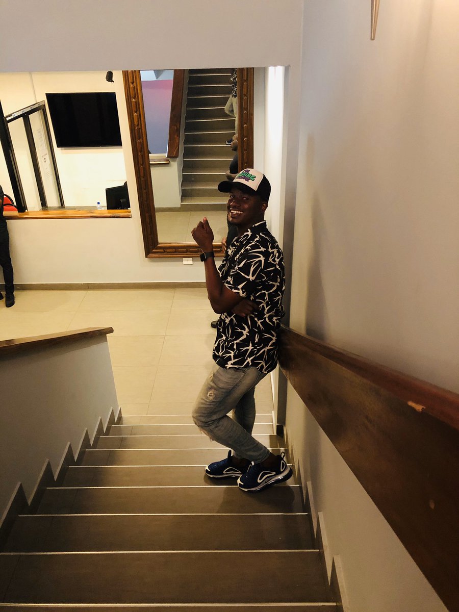 ronaldsesay's tweet photo. I’m still in the range maybe I just need a rover cuz 2020 gon be a vibe.🔥🤩 #TeamDopeness https://t.co/NATQM1hSbU