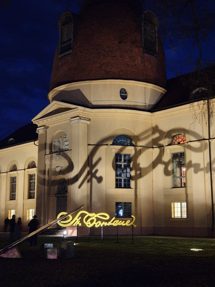 Die Kulturkirche in <a href="/neuruppin_net/">neuruppin.net, Ihr Netzwerk in der Region</a> füllt sich! Um 18 Uhr beginnt der letzte Teil der Geburtstags-/Abschlussfeier zu #fontane200.