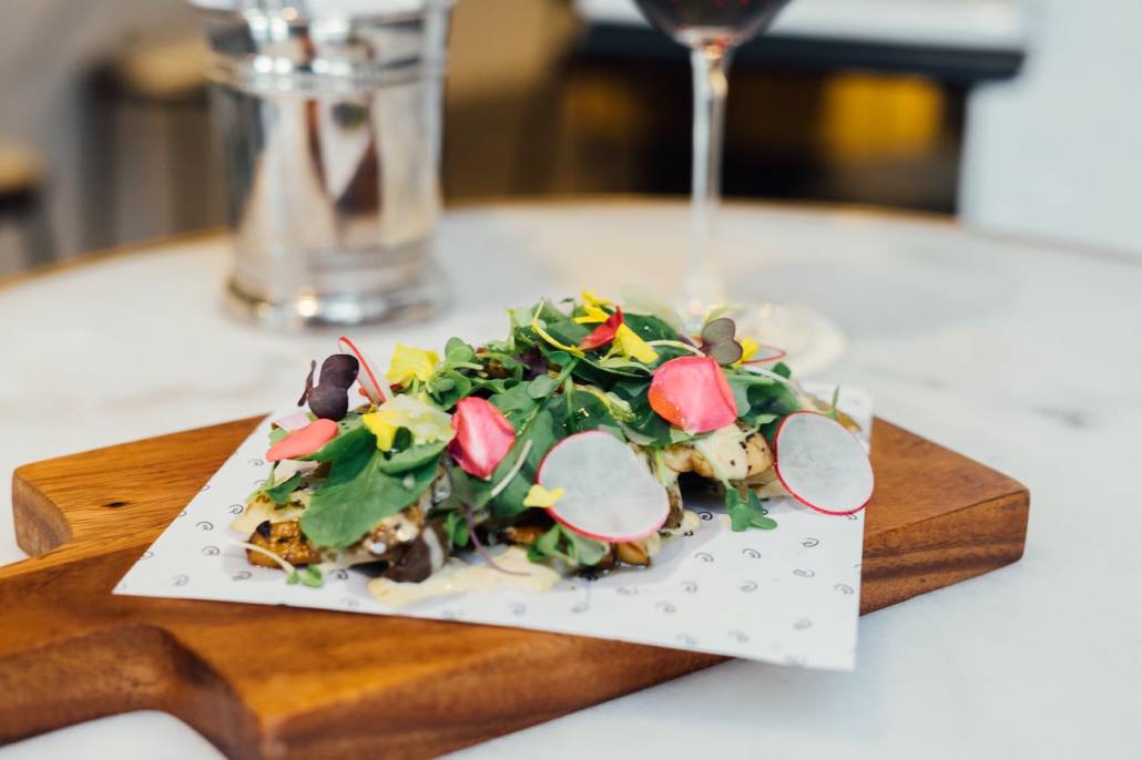 Los restaurantes favoritos de 2019 en Barcelona, seleccionados por @moniquecestmoi, <a href="/laiazieger/">Laia Zieger</a>, <a href="/mikeliturriaga/">Mikel López Iturriaga🏳️‍🌈</a>, <a href="/PhilippeRegol/">Philippe Regol</a>, <a href="/oscarbroc/">Òscar Broc</a>, <a href="/Louloulopez/">Lourdes López</a>, <a href="/luisarafe/">Luisa Ramos</a> y más gentes de buen vivir: traveler.es/gastronomia/ar…