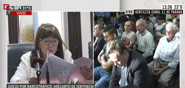 juan_amorin's tweet photo. #URGENTE 🚨 Condenaron al ex intendente de Paraná Sergio Varisco a 6 años y 6 meses de prisión por el delito de comercialización de drogas en la ciudad.

Cambiemos, que se arroga la lucha contra las mafias, le permitió volver a ser candidato este año👍🏾 https://t.co/RoyvTKTLL1