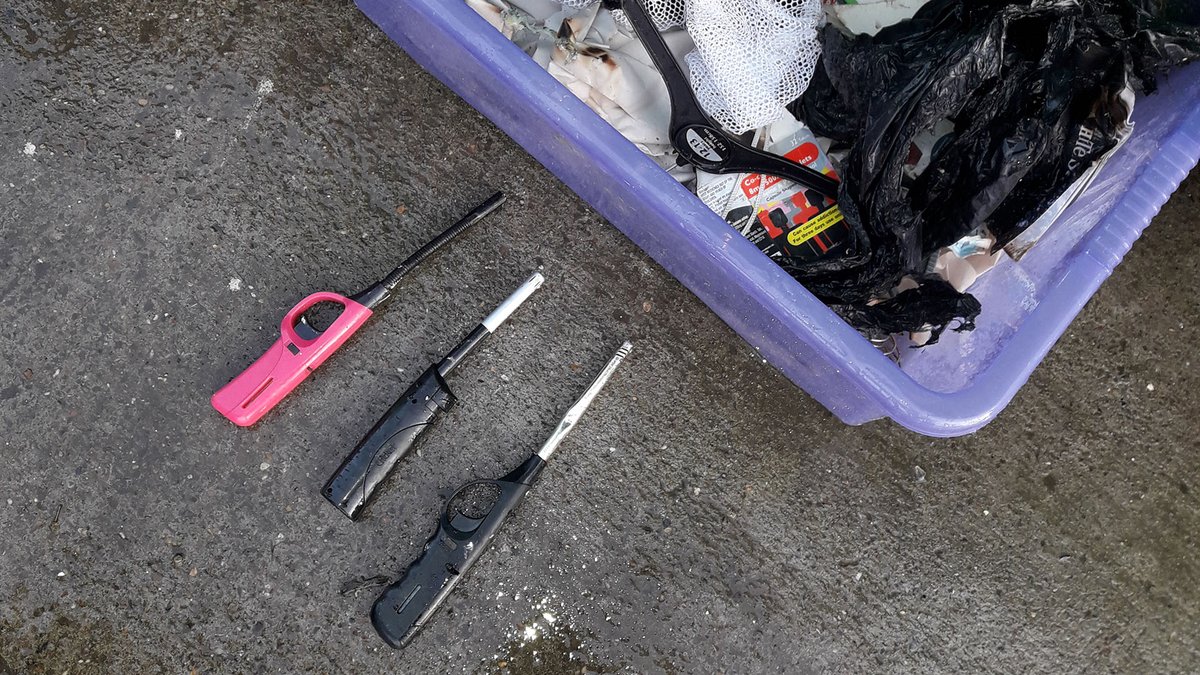 With three fires at recycling centres across the county this weekend, residents are being reminded to remove batteries from toys and keep gas lighters/flammable liquids out of their general waste.

qoo.ly/33kf4z