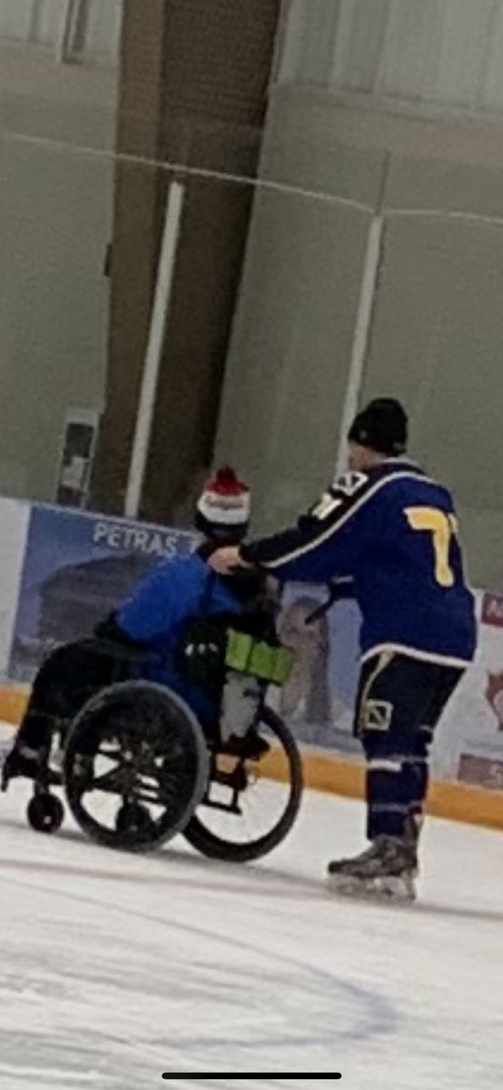 ilovedipietro64's tweet photo. @broshow61 
Thank you so much Broden for giving me a chance to go on the ice!
I had sooooo much fun!!!!! https://t.co/hivlt5BKXw