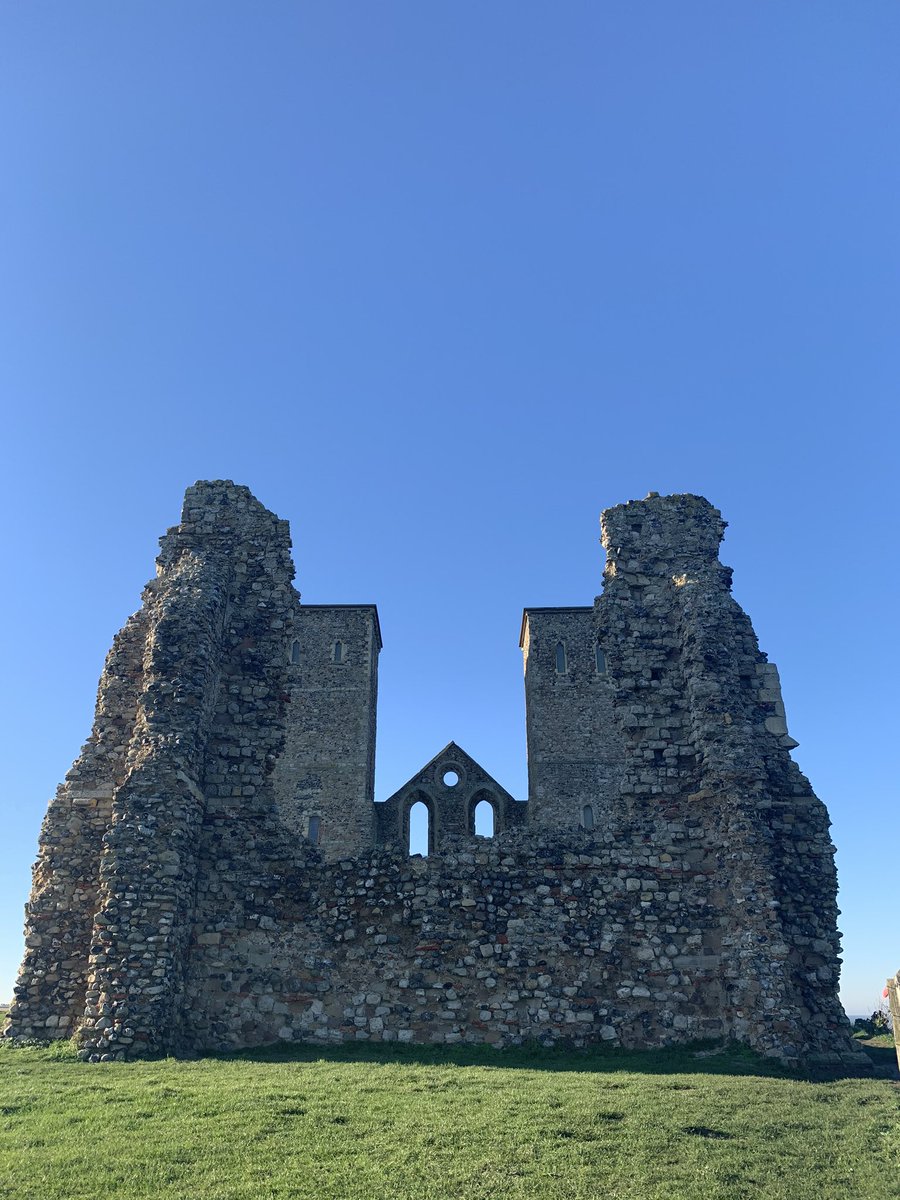 SnowytheDoggie's tweet photo. Day 2 of our north Kent coastal explore took us from Birchington-on-sea to Whitstable on @saturdaywalkers #SWCWalk28. @Makcaris ice cream perfect for the weather & we timed oysters from the @TheForgeWhit exactly for sunset! #SWCWalks https://t.co/51BpDYi7CR
