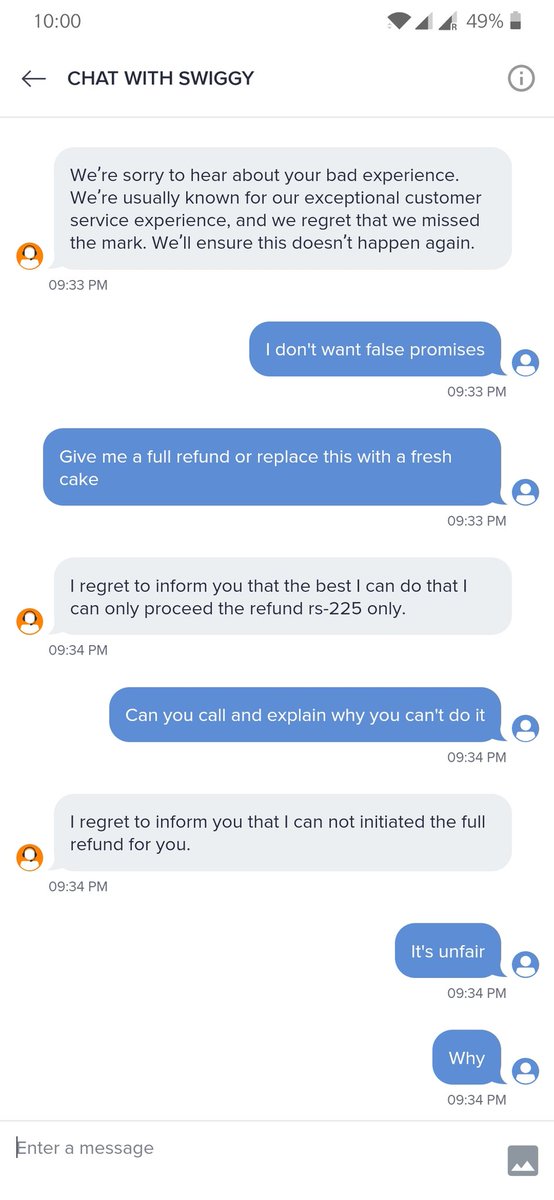 HeLenaNancyD's tweet photo. @swiggy_in This is how you treat customers? You give me a cake full of fungus and ask me to go for a half refund? Why should I go for a loss for no fault of mine? #swiggy #badcustomerservice #stalefood #CustomerExperience #swiggyindia @SwiggyCares #cakesquare #Chennai https://t.co/l6loHTV2wW