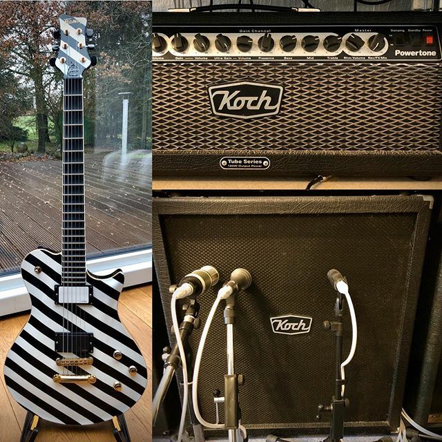 ironfinger's tweet photo. Solo sound #1 (3 of 10): Guitar: Framus Panthera black/white Custom
Amp: Koch Powertone
Cabinet: Koch 412 with Koch 12“ Speakers
Microphone: Heil PR40
#framusguitars #panthera #kochamps #powertone 412 koch cabinet with koch speakers #heilsoundpr40 https://t.co/lPyHwrIvEy https://t.co/FMJNXUDUW2