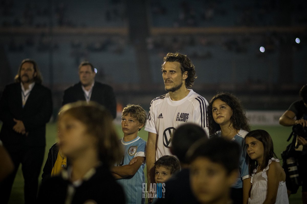 📸Cuando terminó el partido vivimos un momento increíble... 

Álbum completo: bit.ly/39mFxyi

👋🏼🔟😢