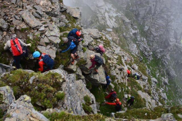 AramisDozio's tweet photo. Riprende questa sera la Via Idra,alle 20 e 40 #Rsilauno. Il viaggio,nel cuore delle montagne ticinesi,ci porta adesso in Valle Verzasca. Ripida, esigente, emozionante. Vi aspettiamo!!! https://t.co/AKfVaxIhYu
