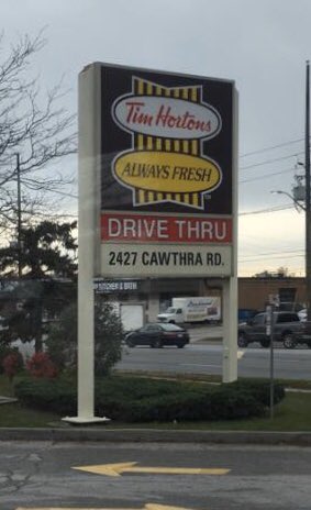 abeldeso64's tweet photo. I am at the Tim Hortons Cawthra Rd,I always have an everything bagel and a medium coffee dark roast,I ask for my bagel to be double toasted,they say ok,their understanding of this type of request is to turn the bagel and toast both sides ,it’s getting annoying and discouraging 😡 https://t.co/scZRS14uTC