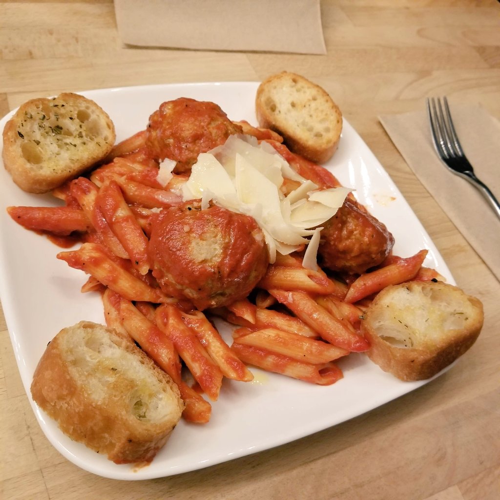 Spent most of yesterday doing things in Brooklyn. Got some Brooklyn pizza and lobster rolls from Luke's, and explored the area under the Brooklyn and Manhattan bridges, then went back to Manhattan for dinner and stuff.