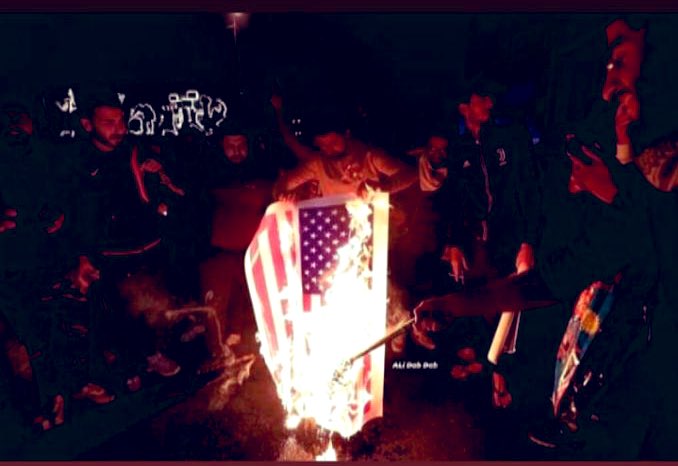 ManarHmood's tweet photo. #أمريكا_تقصف_الحشد
حرق علم أمريكا في ساحة التحرير استنكاراً للهجوم الأمريكي على مجاهدي الحشد الشعبي 🇮🇶 https://t.co/cdrwojTneI