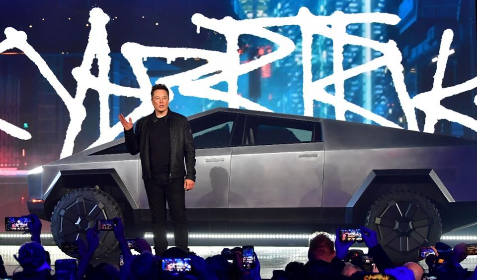 CARAutoReports's tweet photo. Tesla Cyber Truck is currently not street legal in the European Union. The design must be able to have “crumple zones” to absorb impact from crashes. https://t.co/69ZxhyLmV5 #CAR #Tesla #EU #regulations https://t.co/wfGK3Hz0hi