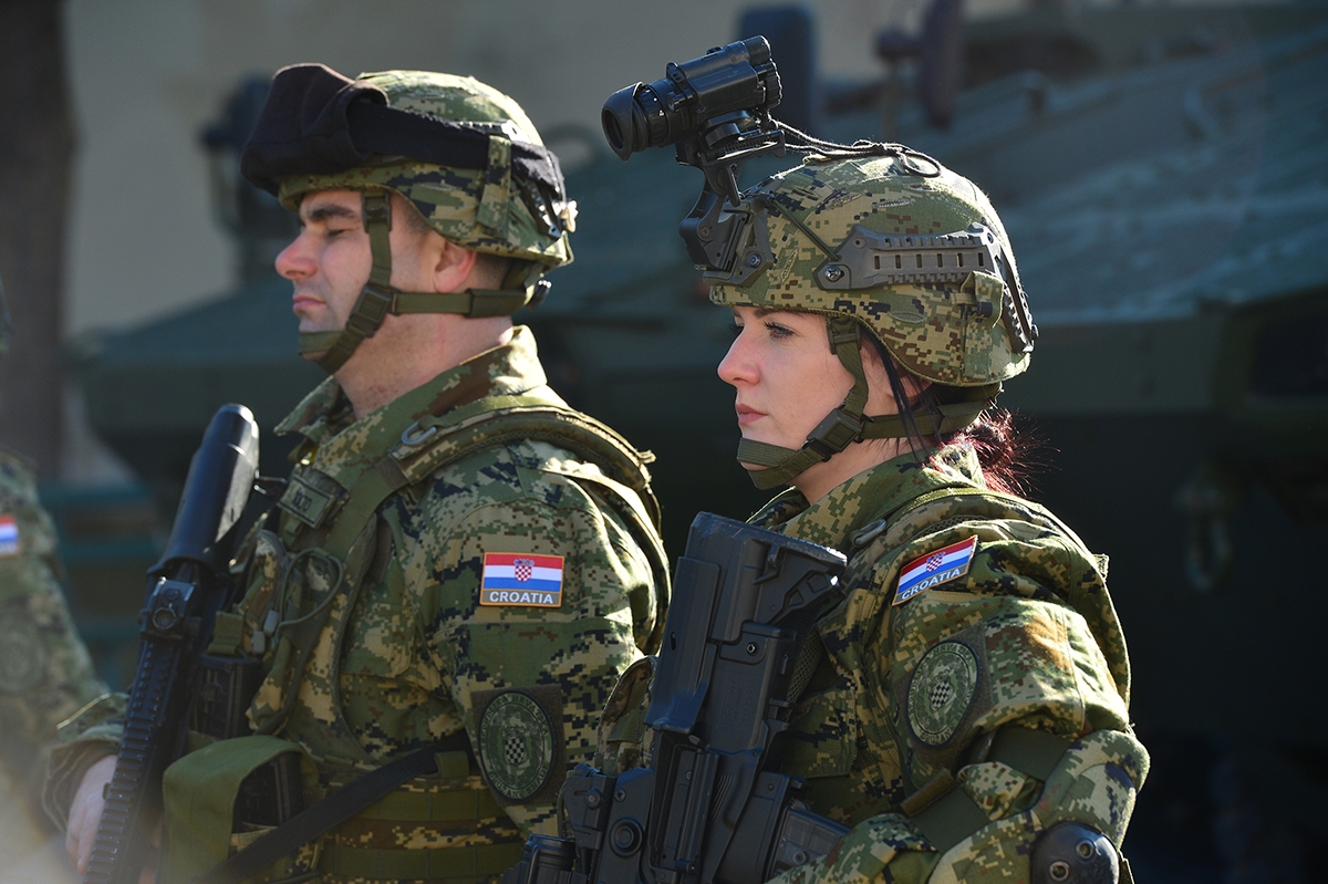 balt_security's tweet photo. Croatian 🇭🇷 Armed Forces will deploy for the second time their military contingent #HRVCON, composed of nearly 190 troops, to Lithuania 🇱🇹 in support of the German-led @NATO's #eFP battlegroup. #WeAreNATO
👉https://t.co/Y2PRtETK3d https://t.co/x7W7klFS34