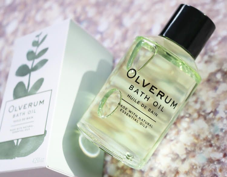 sarah_berryman1's tweet photo. Calm your body and mind during the busy festive season with Olverum Bath Oil https://t.co/oOgeK3rr2A #olverum #bbloggers #beauty @FemaleBloggerRT #bloggerstribe https://t.co/AbevhAfvBd