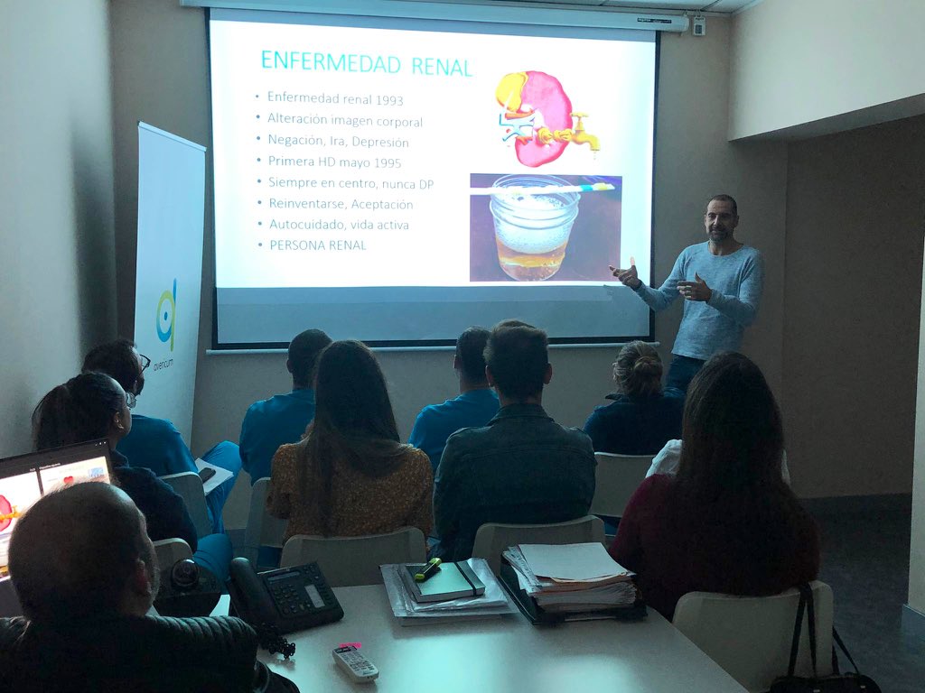 avericum's tweet image. Hoy hemos tenido el placer de escuchar a @danizurro presidente de @FNALCER en #AvericumNegrín Una charla sobre ‘Humanización y calidad en el cuidado: visión de las personas con #enfermedadrenal’ #Avericum