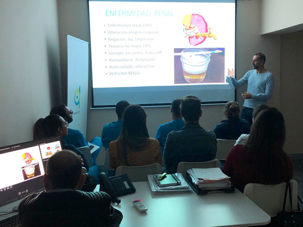 avericum's tweet image. Hoy hemos tenido el placer de escuchar a @danizurro presidente de @FNALCER en #AvericumNegrín Una charla sobre ‘Humanización y calidad en el cuidado: visión de las personas con #enfermedadrenal’ #Avericum