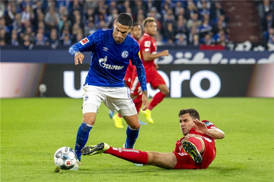 RN_S04's tweet image. #Schalke gehört nach 17 #Spieltagen zu den positiven Überraschungen. Wer die Gewinner und Verlierer des #Kaders sind, lesen Sie hier. bit.ly/2QuLmkA (RN+ / Foto: dpa)