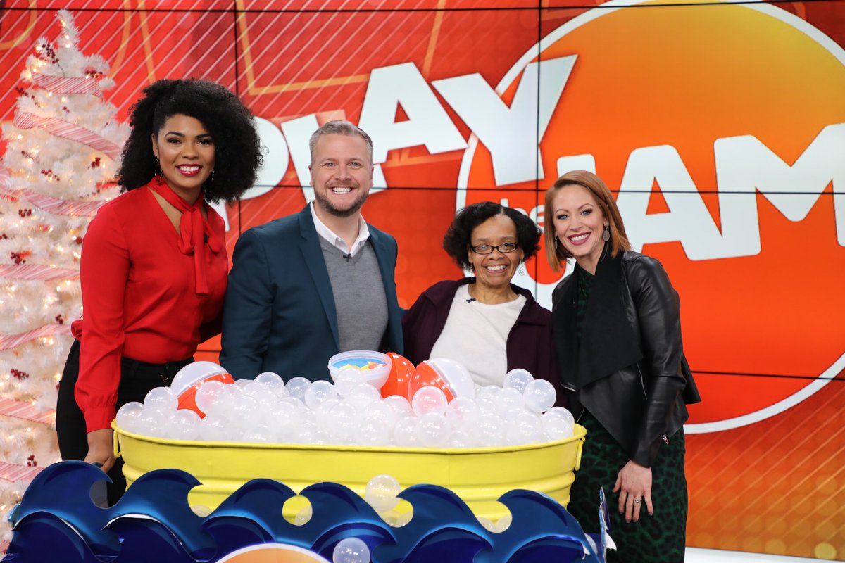 OnTheBlockChi's tweet photo. #2020WillBeTheYearFor meeting more of YOU, our viewers! And while we’re at it, more wins 😏 #PlayTheJam https://t.co/sH6y9O1xTb