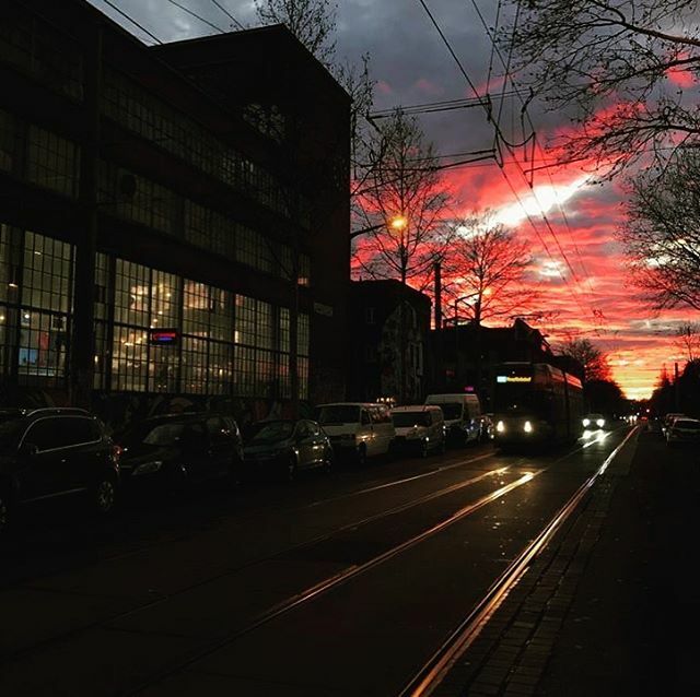 Leipzig, I Love You! 🤎🤎🤎
#leipzigliebe #lieblingsleipzig #plagwitz #momente #dankbar #zurrichtigenzeitamrichtigenort #franzizauberhaftwars #sunset #magicmoments #thanksuniverse ift.tt/2QaGuCe