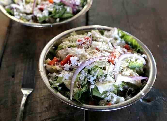 New Years 2020 resolutions? We have DELICIOUS salads and all of our dressings are made in house. Start your year off right with PaPPo’s! 

#pappospizzeria #freshsalad #homemadedressings #dinelocal #freshingredients #pizza #springfieldmo #lakeoftheozarksmo #columbiamo