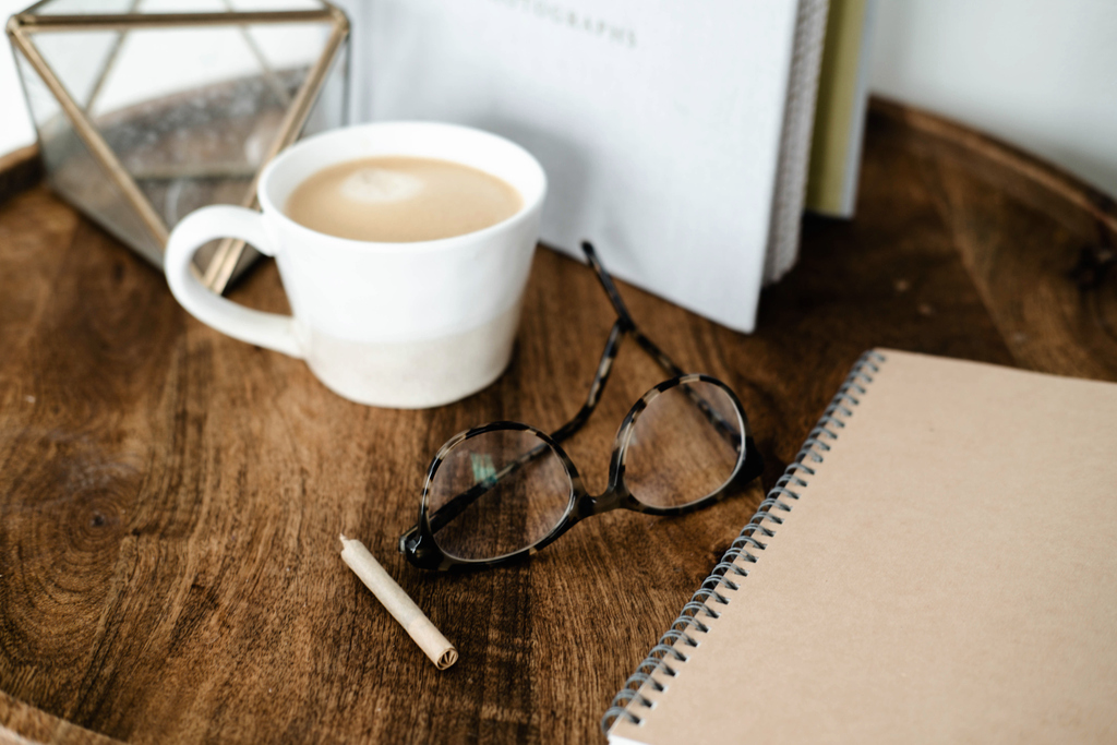 budexpressnow's tweet photo. Grab a cup of joe and kick off with some #mondaymotivation! We've got some insane bud statistics to share that will surely keep you at the edge of your seat! 🤩🤩
Dive into the nitty-gritty details by clicking https://t.co/poqaD8tVLY!🌿💚
#BudExpressNow #plantmedicine https://t.co/D1cuCmd1Cb