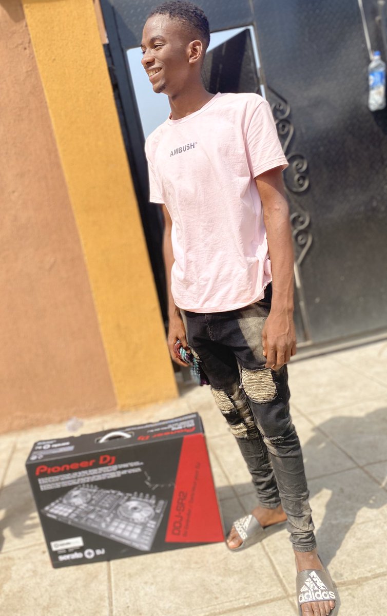 djcosmost's tweet photo. New Tool 🛠⚒🔥 more congratulations 🎊 still Dey in the little hours to #2020 believe.
#nigeriandj #djcosmost https://t.co/BQJK1UYQxM