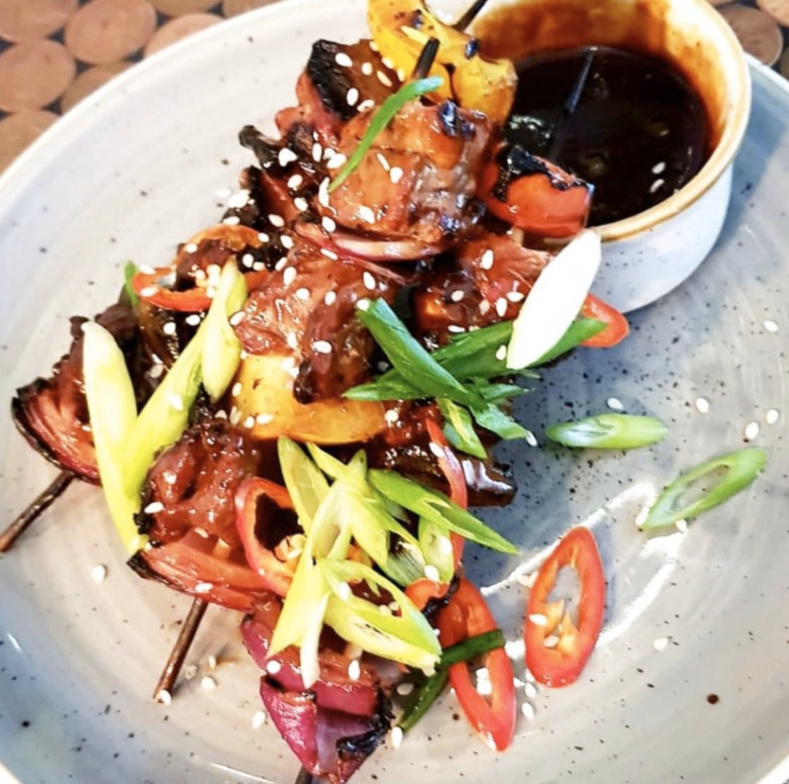 109Allerton's tweet photo. 🥩BEEF TERIYAKI SKEWERS🥩
This is one of our UNREALLL starters on our NYE Menu 😍
Tender marinated Beef Fillet Skewers with Peppers &amp; Red Onions chargrilled with Teriyaki Sauce🥢
(Also GLUTEN FREE)🚫
We are nearly fully booked for NYE 🥰
📞 01517242491
💻 https://t.co/VqdpIx4x0c https://t.co/j9gNrGgNaX