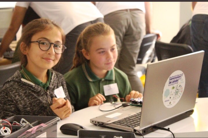 #Şehzadeler Şehri Amasya'da, 
Eğitim Şehr-i Amasya sloganı altında,
5132 öğretmenimizle, geleceğimizin teminatı çocuklarımız için 2020 yılında da var gücümüzle çalışmaya devam edeceğiz.
#egitimsehriAmasya
#2020amasyayaıyıgelecek
<a href="/tcmeb/">Millî Eğitim Bakanlığı</a>
<a href="/ziyaselcuk/">Ziya Selçuk</a>
<a href="/safran1958/">Mustafa SAFRAN</a>
<a href="/AmasyaValiligi/">T.C. Amasya Valiliği</a>