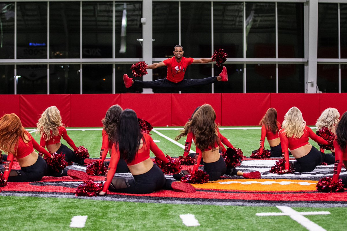 BucsCheer's tweet photo. Click the link below to see photos from our last field rehearsal of 2019! #GoBucs

📸: https://t.co/mBeOnHFFfv https://t.co/1YyFBsIlEs