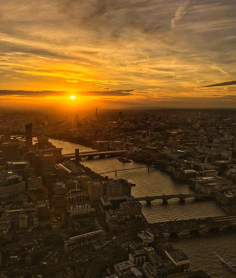 mrdipeshashah's tweet photo. An epic #sunset to end 2019 from the best view of London #shardview
#lovelondon #ThisIsLondon #IG_London #TimeOutLondon #VisitLondon #MySecretLondon #londonphoto #ilovelondon #beautifualdestinations #prettycitylondon #prettylittlelondon #mylondon #londonviewpoints #londonsbest https://t.co/x6WhGSPs03