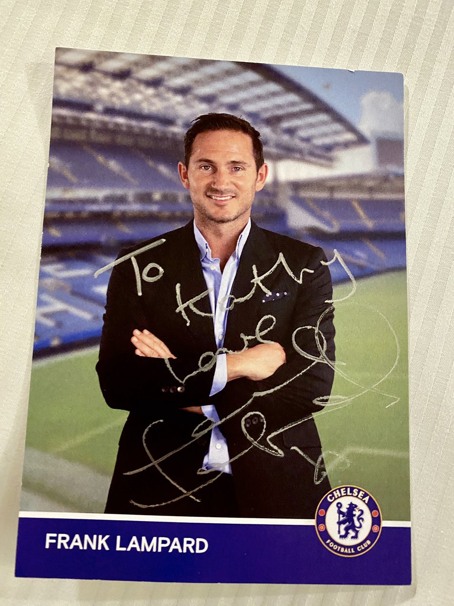 kathyc0113's tweet photo. What a day!  I really can’t believe 💙 
I’ve got ten players, Lampard and Joe Cole autograph and pics🤩
Thanks God🙏🏻 https://t.co/UmlaB3vHkj
