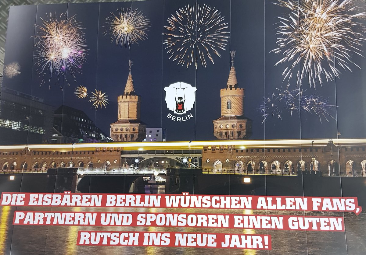 Ja so wird man gerne in der @MBArenaBerlin begrüßt. Hoffentlich bleiben die Punkte heute bei den <a href="/Eisbaeren_B/">Eisbären Berlin</a> und den Mietzen das fürchten gelehrt.