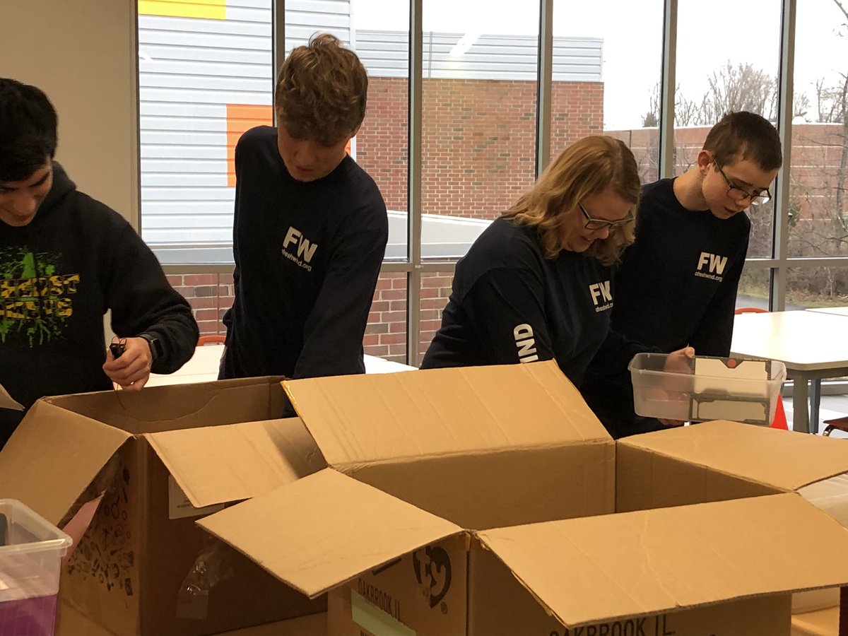 mrs_schwartz's tweet photo. Thank you so much to the volunteers from A Fresh Wind Church for helping us unpack today and for feeding us! We appreciate it so much! https://t.co/2H7ppzVZzp
