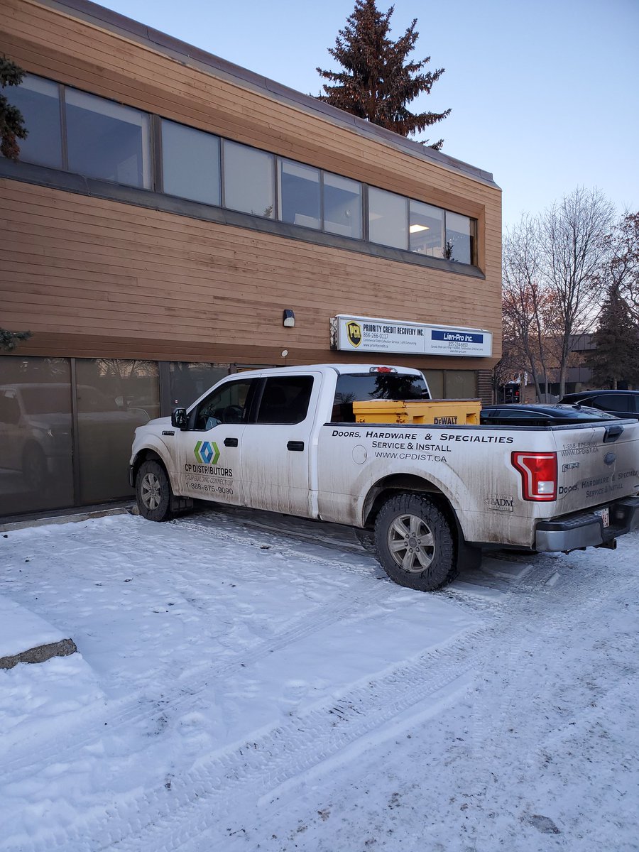 prioritycredit's tweet photo. At @prioritycredit we try our best to hire our customers when work is required. Big thanks to @cpdistributors for helping us with our glass doors. https://t.co/j0e0qmZpVv