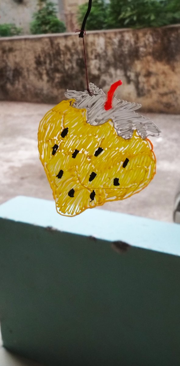 the_mindblast's tweet photo. Strawberry keychain for you ,another best use of additive manufacturing technology and 3D printing.Yellow berry for showpiece.
.
.
.
#AdditiveManufacturing #3dprinting #strawberry #berry #Surat #Gujarat #india #World #2020 #NewYear2020 #yellow #keychain #hangings #followforfun https://t.co/wLKqe9WOHG