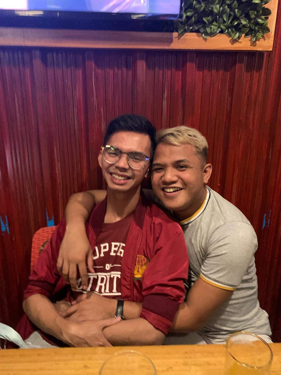 Jheyvs's tweet photo. 2019 plot twist yey ❤️💚

tag niyo na lang po kung kakilala niyo chz https://t.co/1fyLsxEsGC